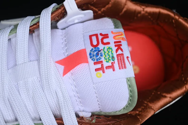 All Categories Nk SB Dunk Series Nk SB Dunk Low Low-top sneakers Nk Dunk Low "Year of the Snake" Year of the Snake theme low-top casual sneakers HV6001-101